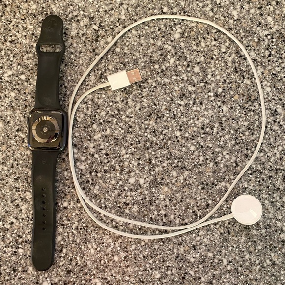 Apple Watch Series 5 44mm aluminum - Picture 3 of 3